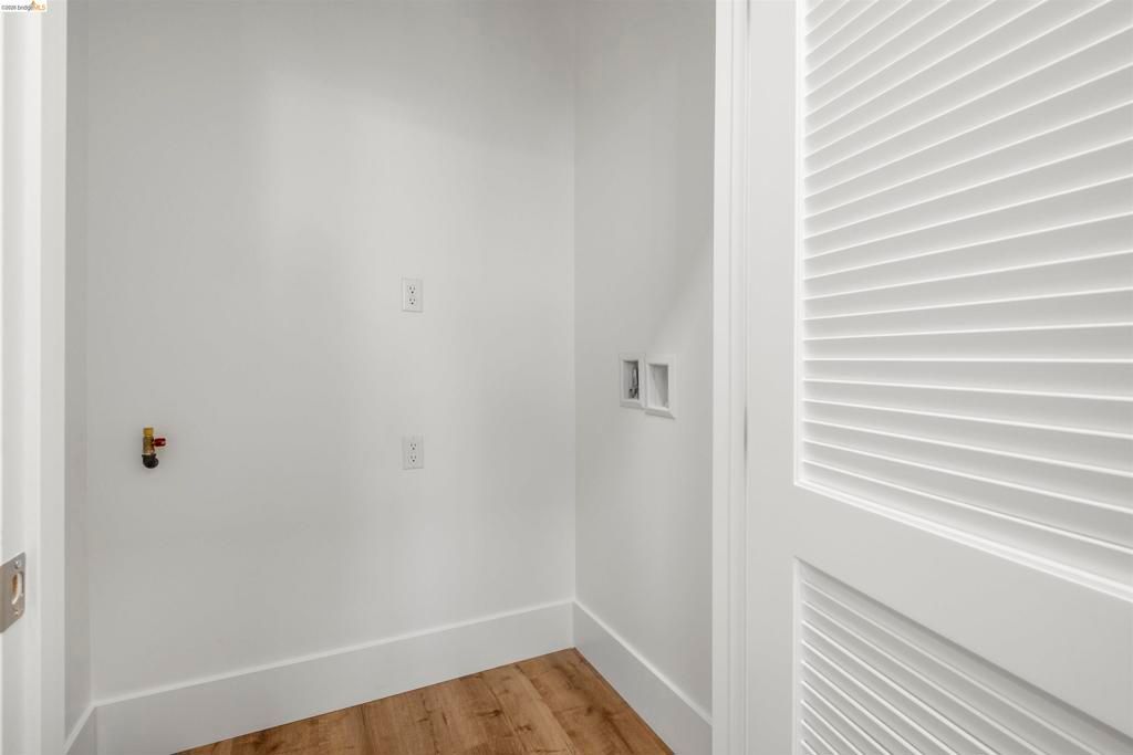 Image 18 of property listing at 1545 32nd Street 101, Oakland, CA 94608