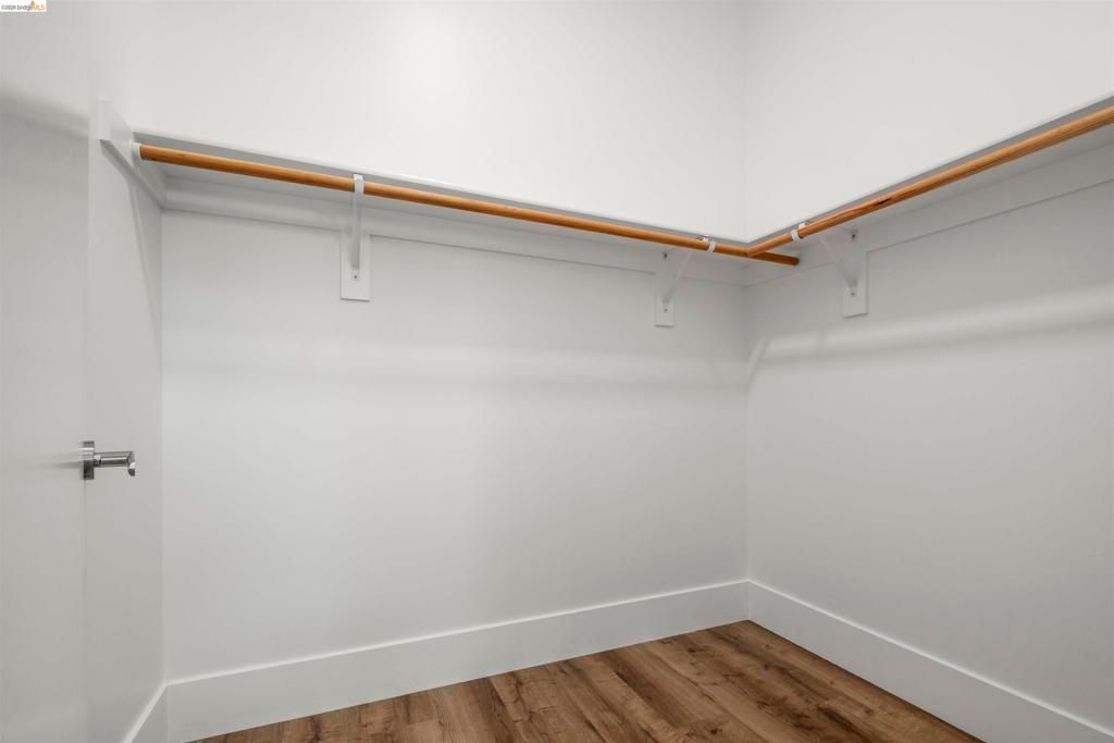 Image 21 of property listing at 1545 32nd Street 101, Oakland, CA 94608