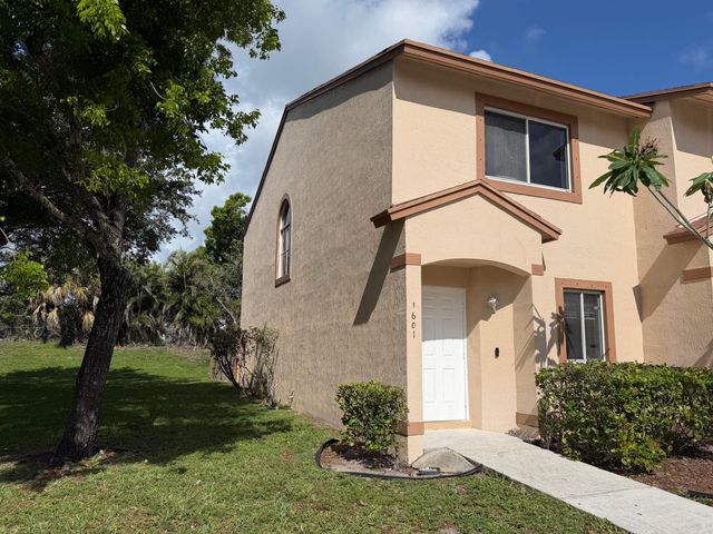 1601 Lakeview Drive W 1601, Royal Palm Beach, FL 33411