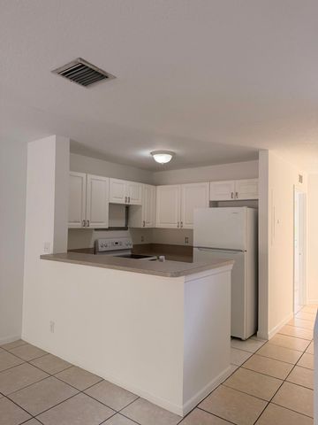 1601 Lakeview Drive W 1601, Royal Palm Beach, FL 33411