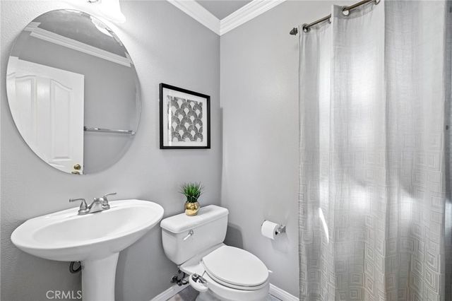 74 Linhaven, Irvine, CA 92602