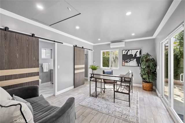 74 Linhaven, Irvine, CA 92602