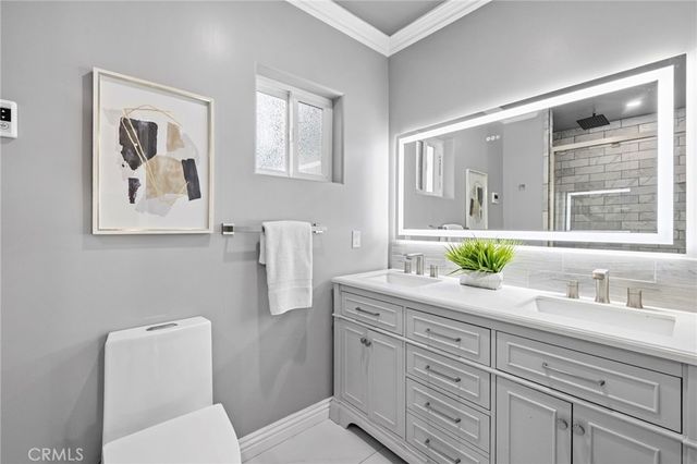 74 Linhaven, Irvine, CA 92602