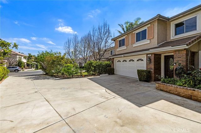 74 Linhaven, Irvine, CA 92602