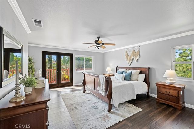 74 Linhaven, Irvine, CA 92602