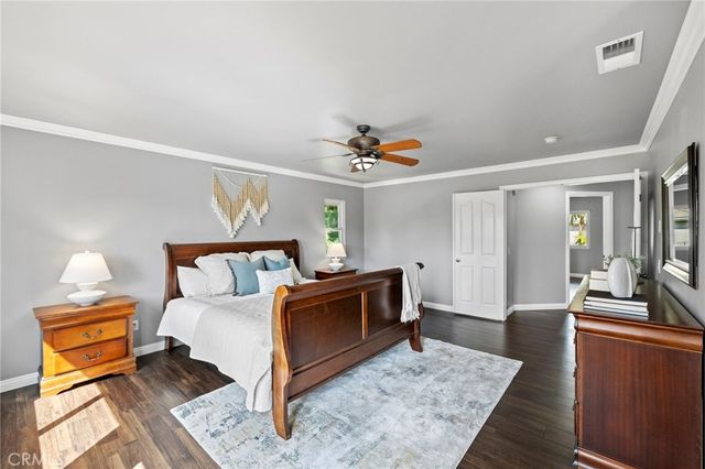 74 Linhaven, Irvine, CA 92602