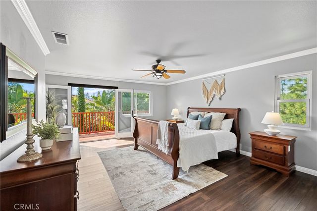 74 Linhaven, Irvine, CA 92602