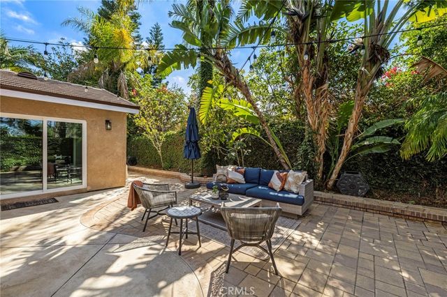 74 Linhaven, Irvine, CA 92602