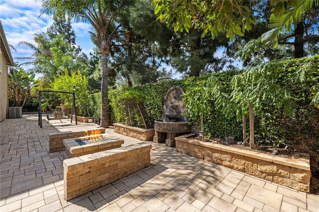 74 Linhaven, Irvine, CA 92602