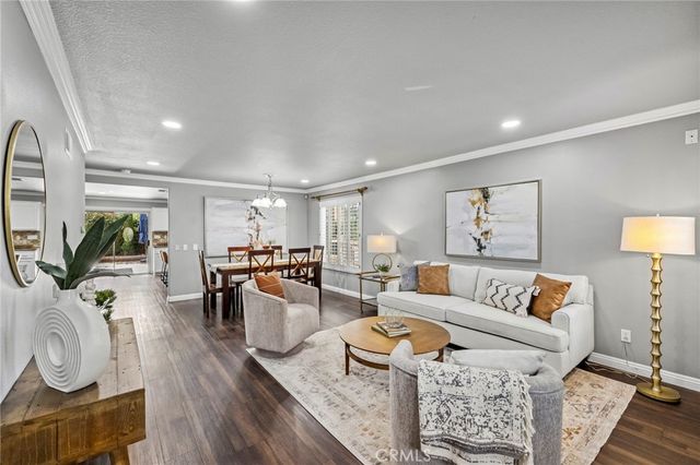 74 Linhaven, Irvine, CA 92602