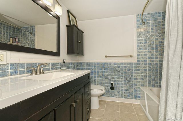 17 Pine Tree Road, South Huntington, NY 11746