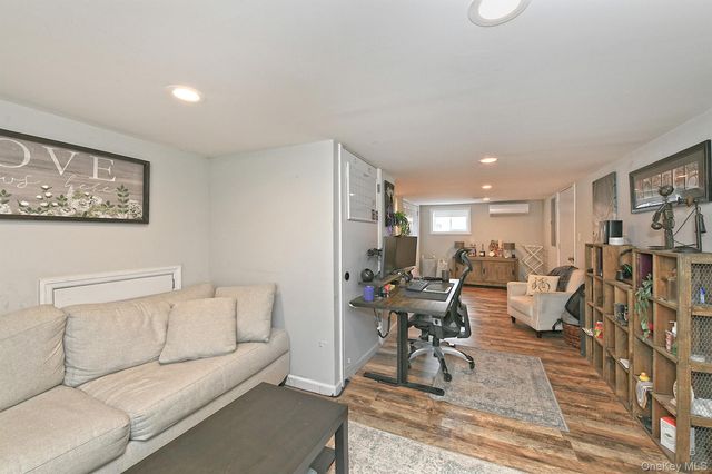 17 Pine Tree Road, South Huntington, NY 11746