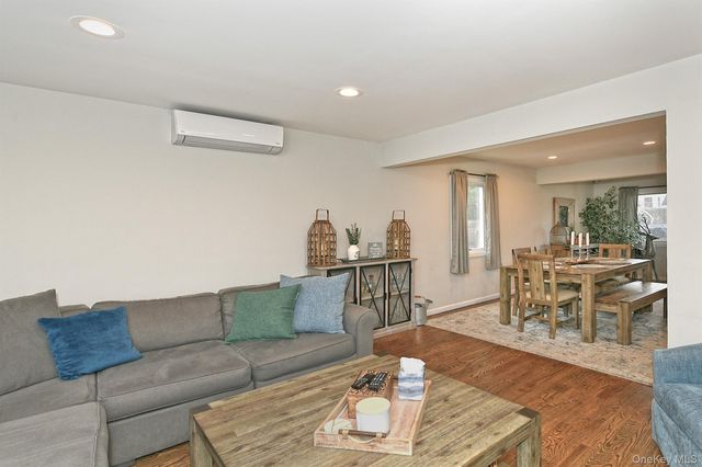 17 Pine Tree Road, South Huntington, NY 11746