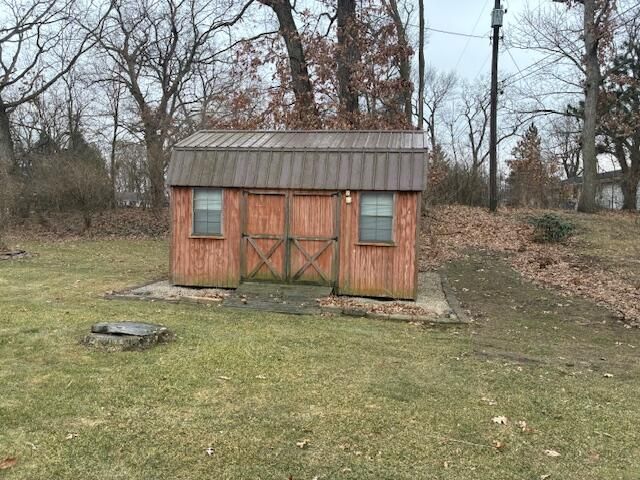 546 Gardenia Street SE, Demotte, IN 46310