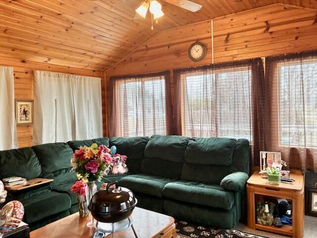 546 Gardenia Street SE, Demotte, IN 46310