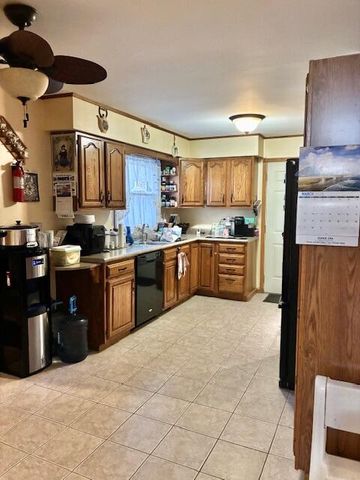 546 Gardenia Street SE, Demotte, IN 46310