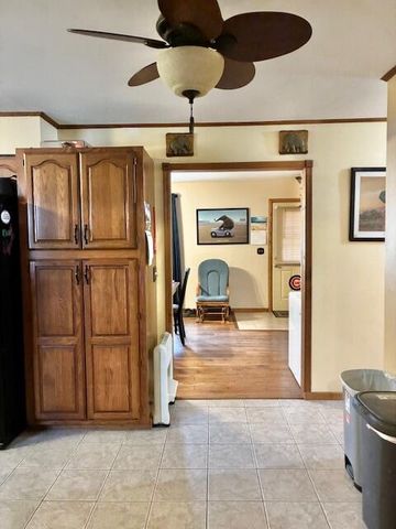 546 Gardenia Street SE, Demotte, IN 46310