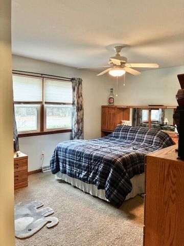 546 Gardenia Street SE, Demotte, IN 46310