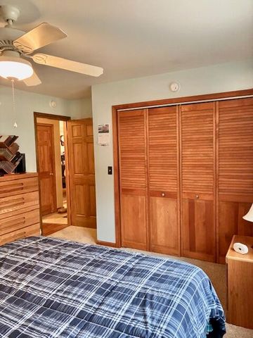 546 Gardenia Street SE, Demotte, IN 46310