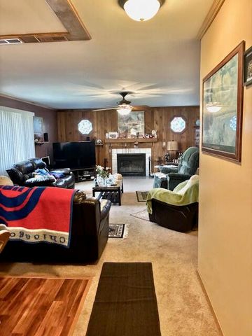 546 Gardenia Street SE, Demotte, IN 46310