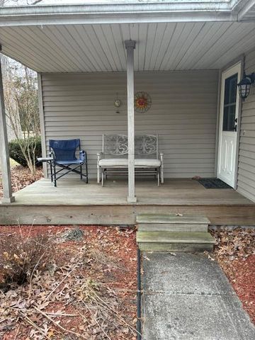 546 Gardenia Street SE, Demotte, IN 46310