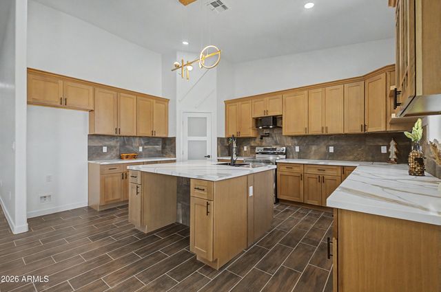 37597 W MARIPOSA Street, Tonopah, AZ 85354