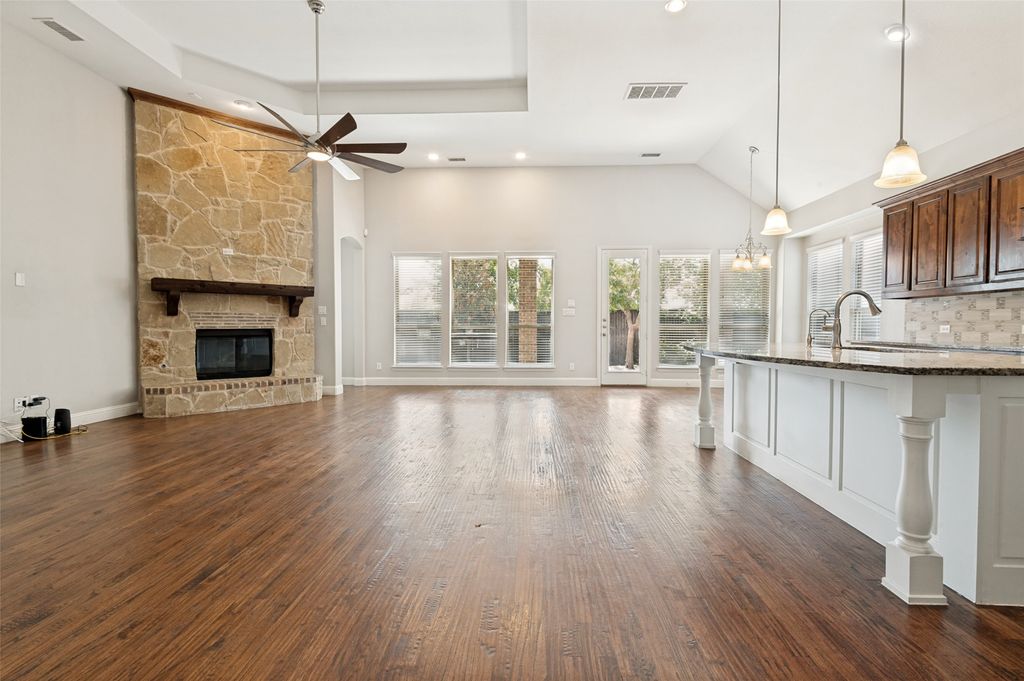 901 Colby Drive, Mansfield, TX 76063 — photo 4