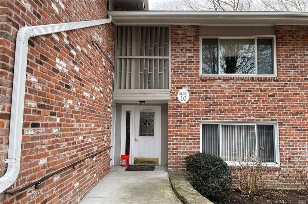 87 Southport Woods Drive, Fairfield, CT 06890