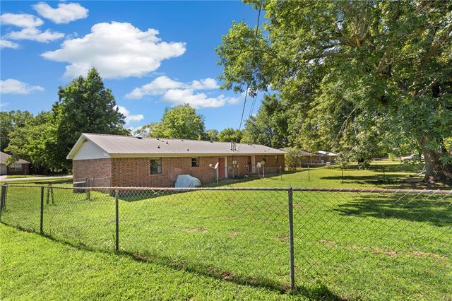 305 Pittman Street, Prairie Grove, AR 72753