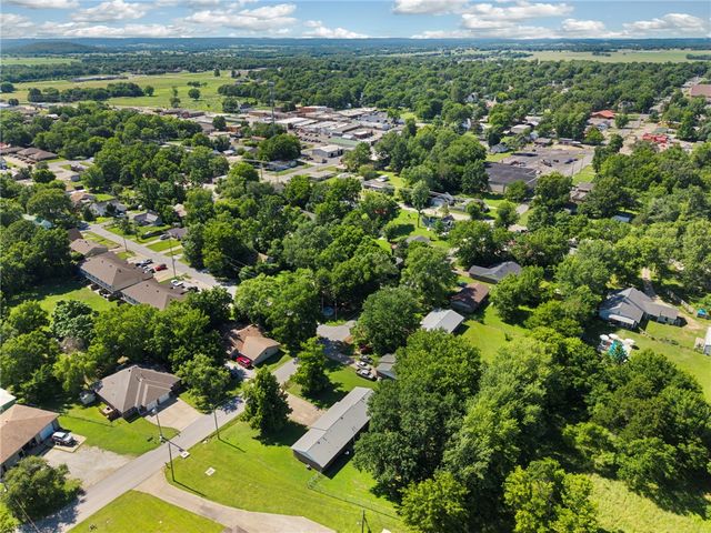 305 Pittman Street, Prairie Grove, AR 72753