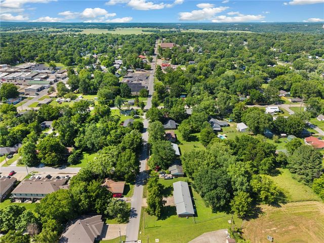 305 Pittman Street, Prairie Grove, AR 72753
