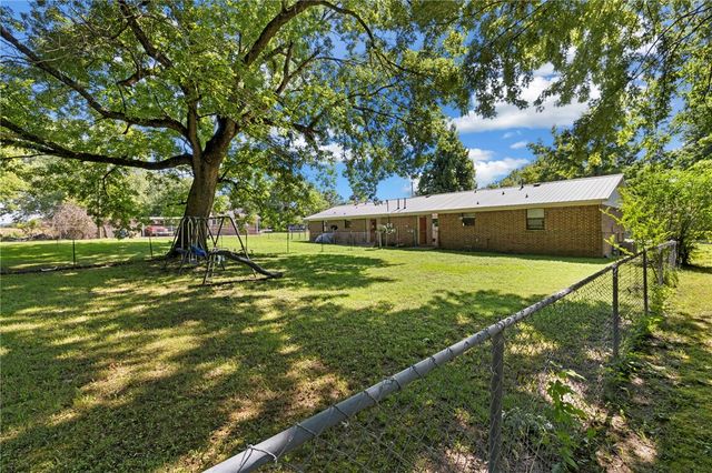 305 Pittman Street, Prairie Grove, AR 72753