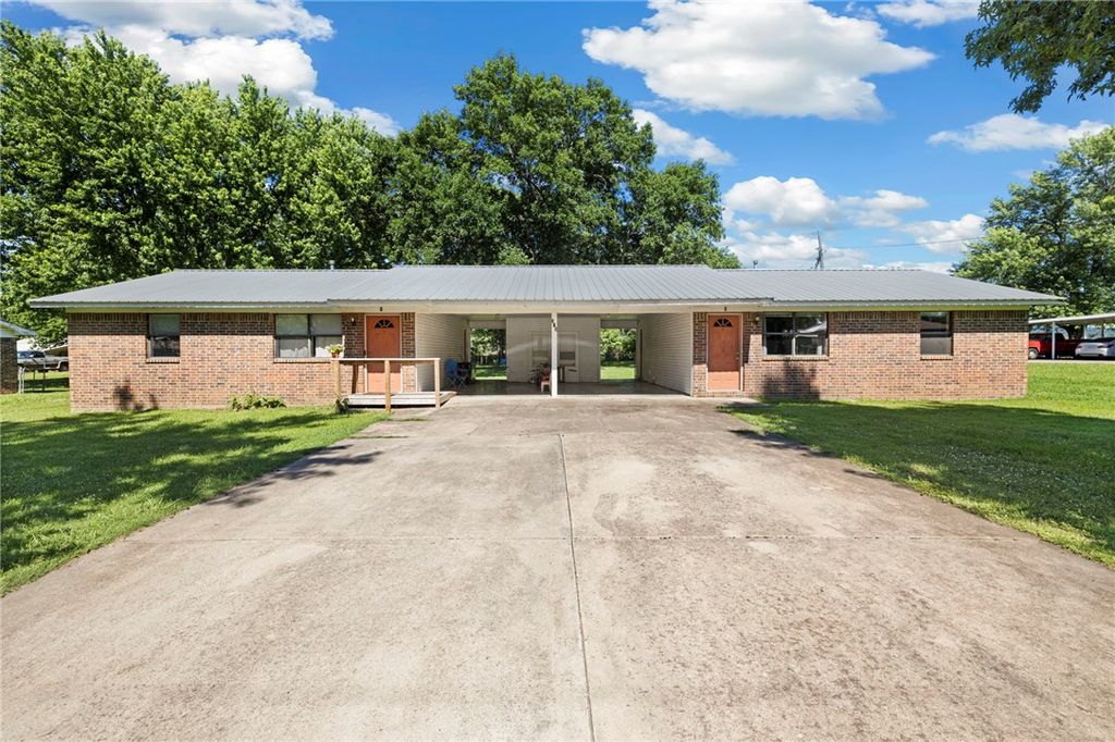 305 Pittman Street, Prairie Grove, AR 72753