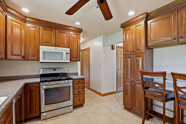 4528 Lakeshore ROAD, Sheboygan, WI 53083