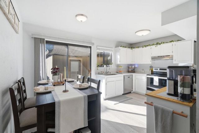 251 Gibson Drive E-54, Hollister, CA 95023