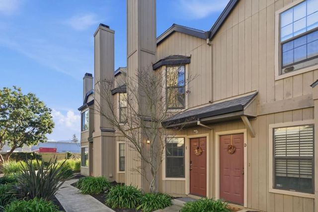 251 Gibson Drive E-54, Hollister, CA 95023