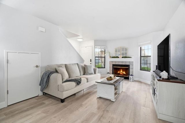 251 Gibson Drive E-54, Hollister, CA 95023