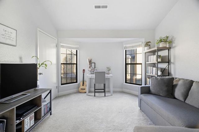 251 Gibson Drive E-54, Hollister, CA 95023