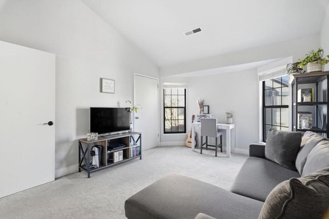 251 Gibson Drive E-54, Hollister, CA 95023