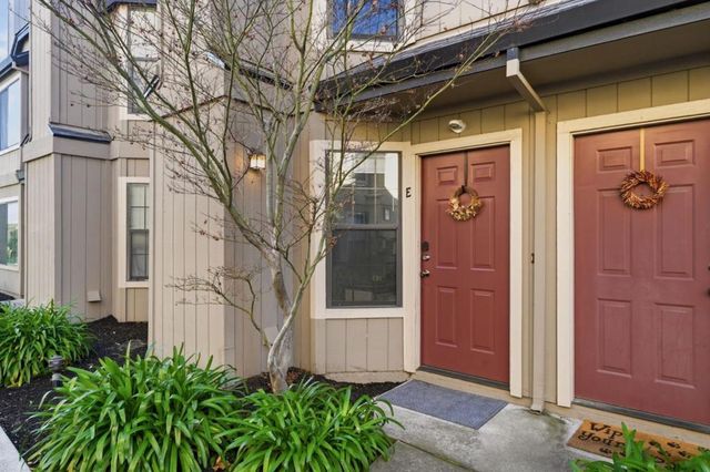 251 Gibson Drive E-54, Hollister, CA 95023