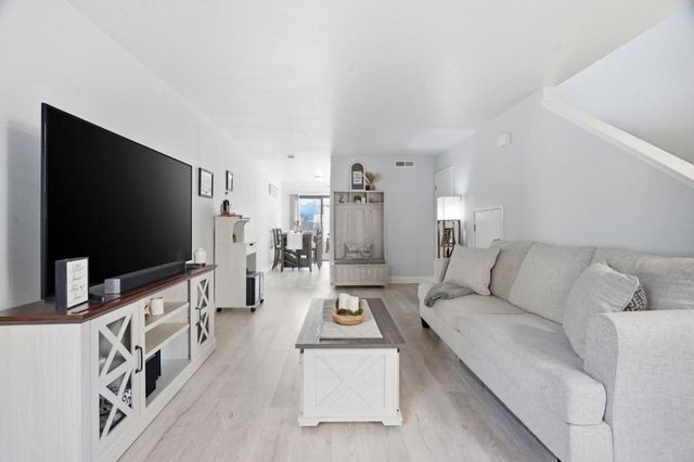 251 Gibson Drive E-54, Hollister, CA 95023