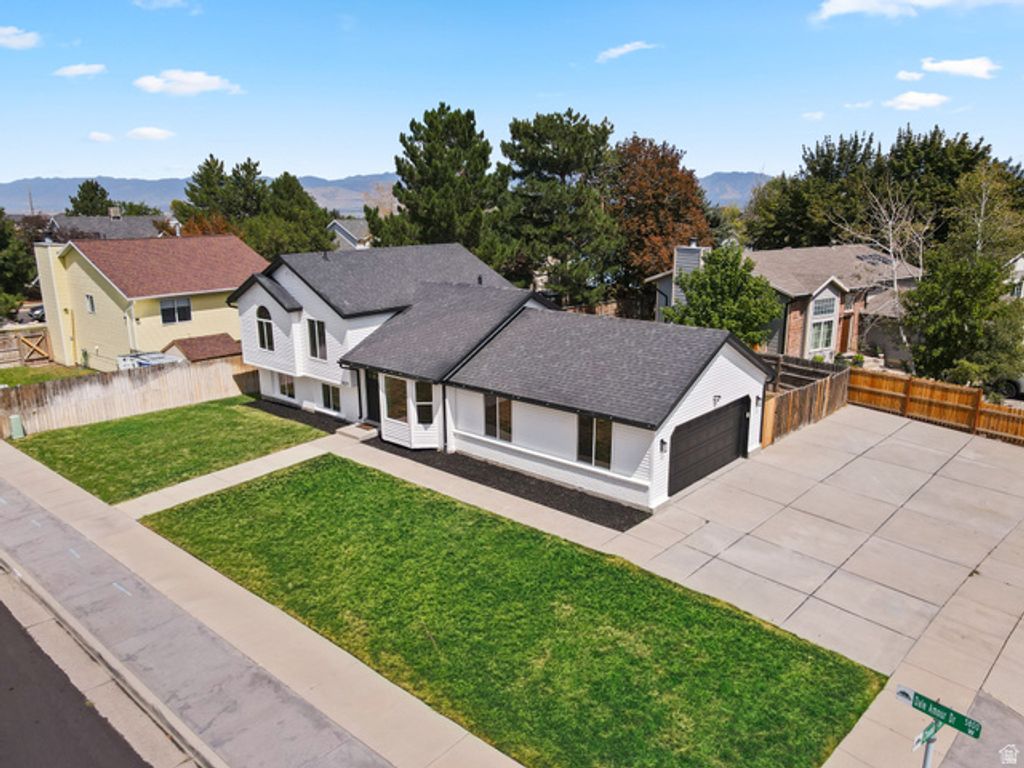5571 S DALE AMOUR DR, Kearns, UT 84118 — photo 4