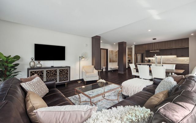 253 Lake Street E 208, Wayzata, MN 55391