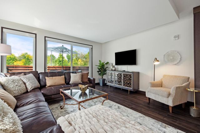 253 Lake Street E 208, Wayzata, MN 55391