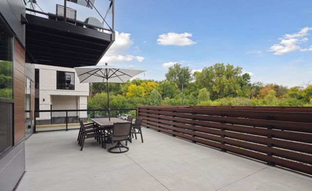 253 Lake Street E 208, Wayzata, MN 55391