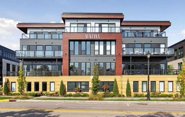 253 Lake Street E 208, Wayzata, MN 55391