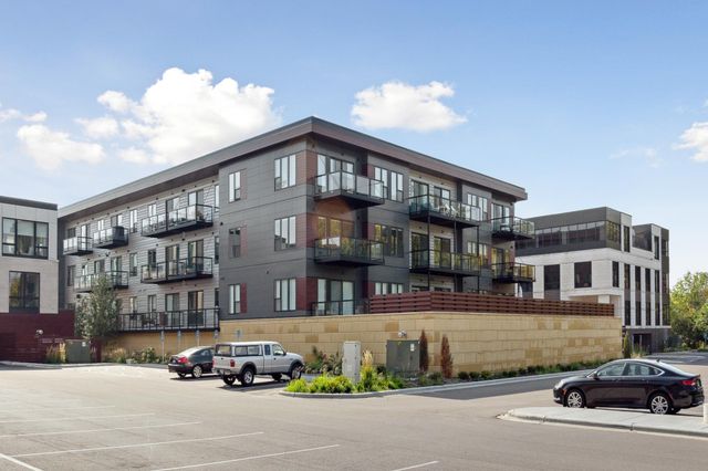 253 Lake Street E 208, Wayzata, MN 55391