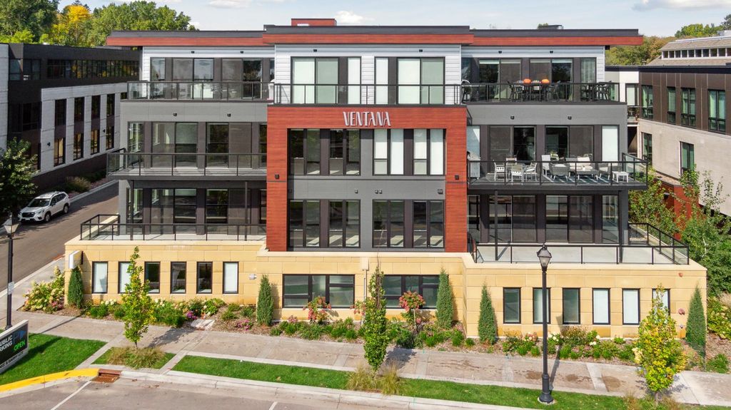253 Lake Street E 208, Wayzata, MN 55391