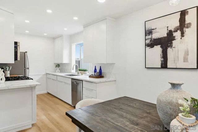 3116 Groton Way 2, San Diego, CA 92110
