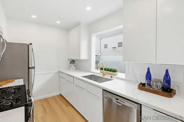 3116 Groton Way 2, San Diego, CA 92110